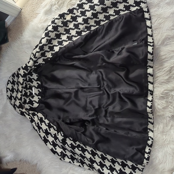 White House Black Market tailored houndstooth coat - Picture 7 of 8